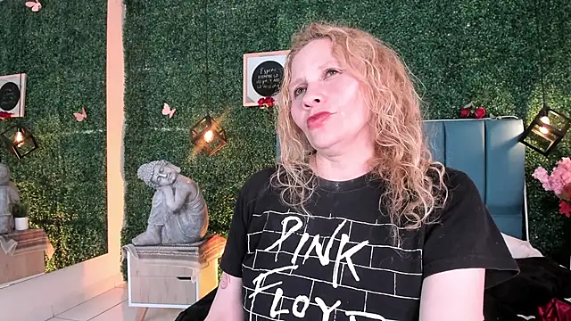 Evangelyne_rose's cam snapshot