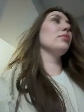 KiraBarlows live sex cam