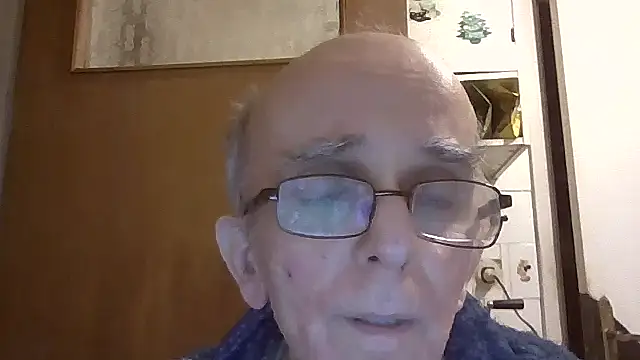 mariusica1@xh live sex cam