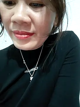 Singlemom69x live sex cam