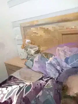 loveofpetitegirls34's cam snapshot