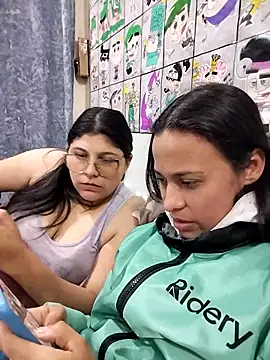 AddisonAndCouple's cam snapshot