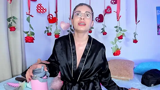 hailey_hadid's cam snapshot