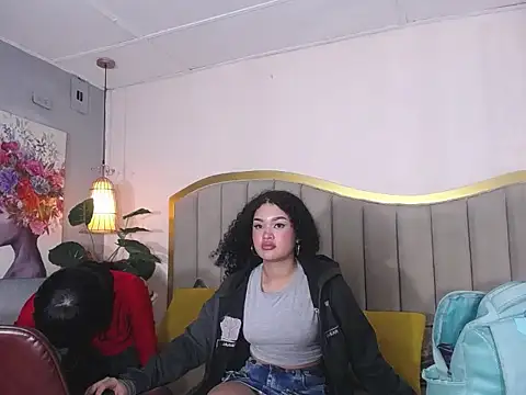 alyson_ethan's cam snapshot