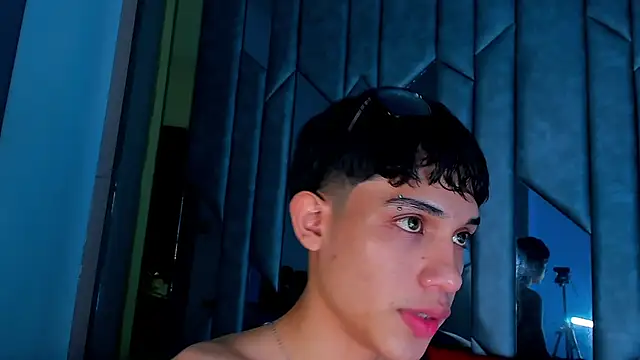 Sebax_Young live sex cam