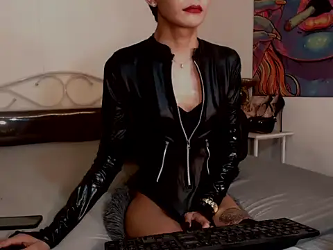 PHLauraLove live sex cam