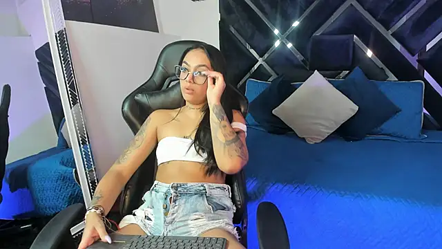 LizzyCooperjs's cam snapshot