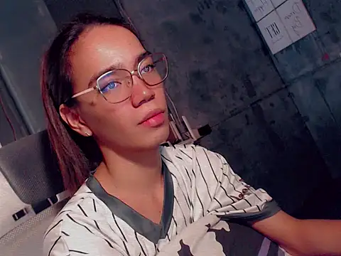 FlexibleYassi live sex cam