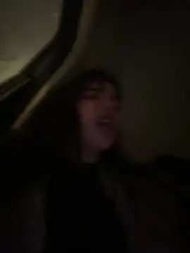 pantyless live sex cam