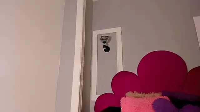 Bonniie_22 live sex cam