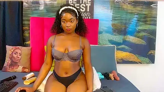 Lisa-001's cam snapshot