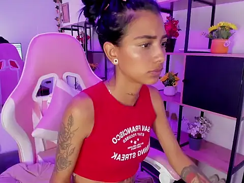 KarlaSlutSkinny__'s cam snapshot