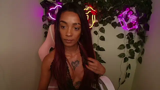 Lisa_Sutton's cam snapshot