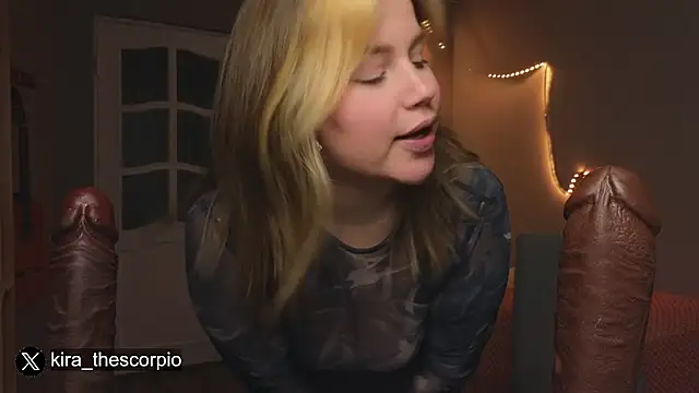 Kira_Citro's cam snapshot