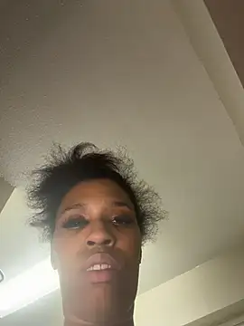 YeahhhitsBreezy live sex cam