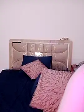 Hot-inasss live sex cam