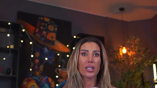 Evelyn_Evyyy live sex cam