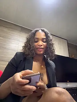 AuroraBrow's cam snapshot