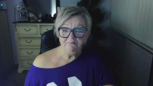 BridgetBlueEyes's cam snapshot