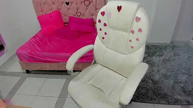 AryahMoon live sex cam