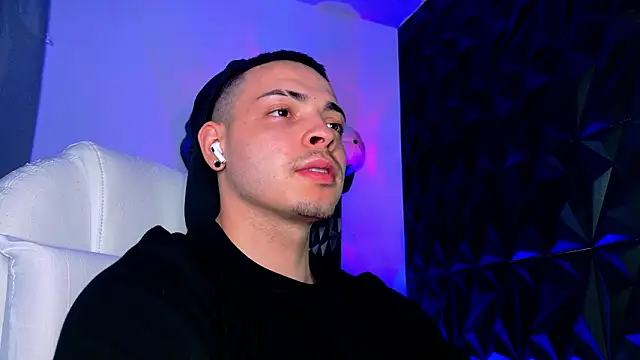 Maxwell_Dupont's cam snapshot