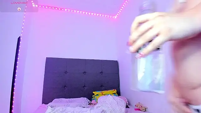 tessa__evans's cam snapshot