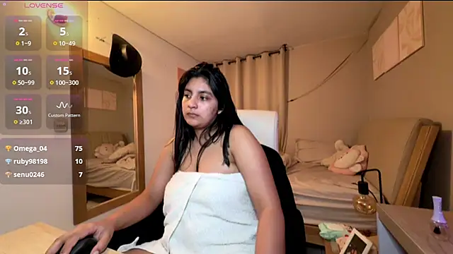 cloe_small's cam snapshot