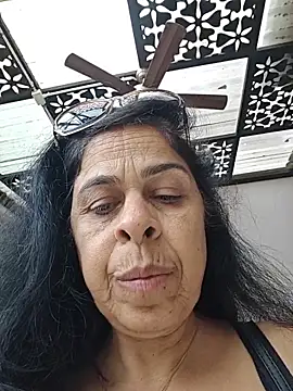 NakedMILFx's cam snapshot