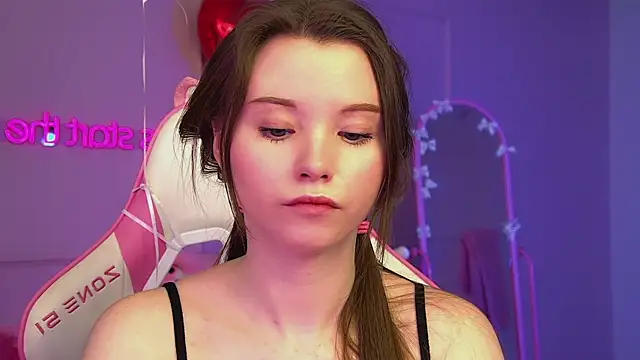 KeiraAsti's cam snapshot