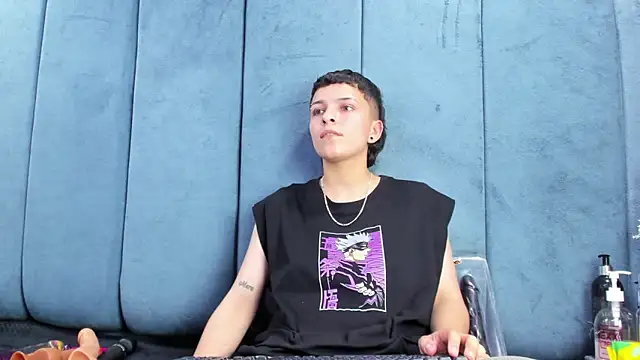 Megan_Thompson_'s cam snapshot