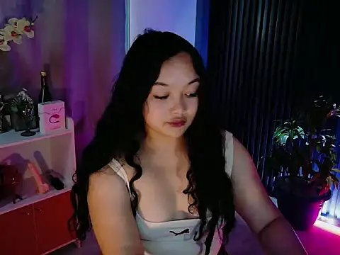 UrFavouriteCravings live sex cam