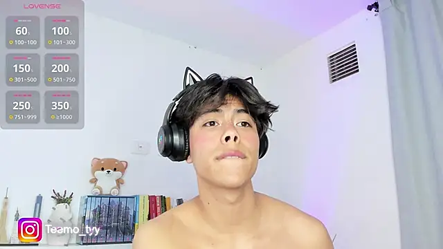 teemotwink live sex cam