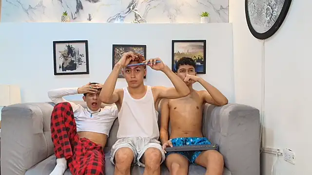 AVENGER_BOYS2026 live sex cam