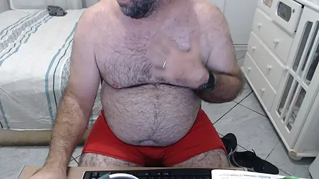 MysterBearMG live sex cam