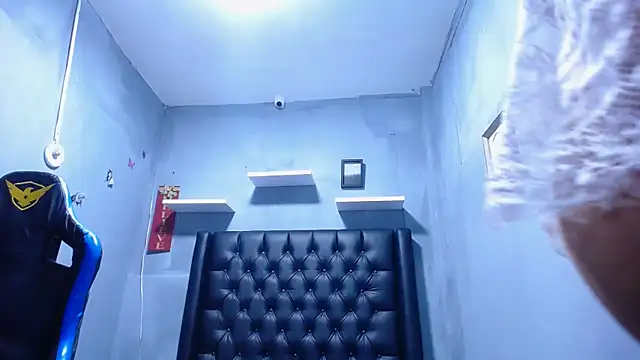 KatrinaQueen1 live sex cam