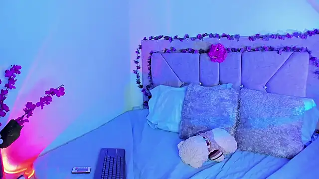 Britanny77's cam snapshot