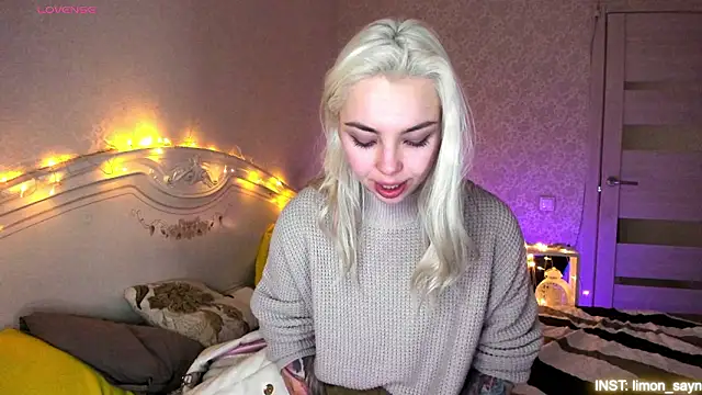 LillyMoure_ live sex cam