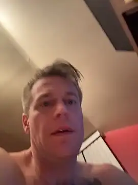 DILFiGuess1's cam snapshot