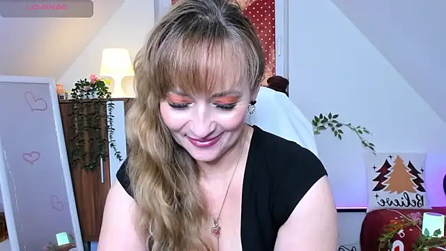 naughtymilane's cam snapshot