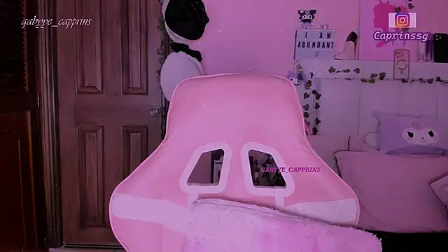 gabyye_capprins's cam snapshot