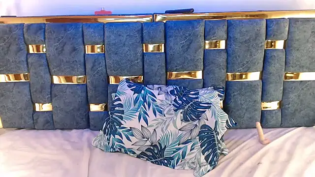 CATALINA_HIL9's cam snapshot