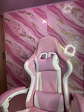 Katie_boss2's cam snapshot