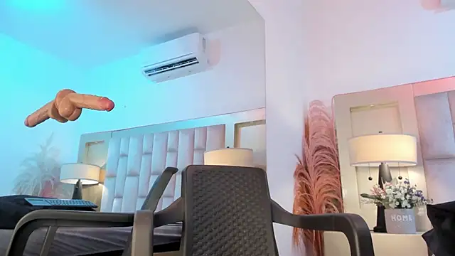 lucaaray live sex cam