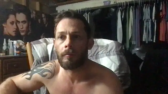 ARCHERTASTE live sex cam