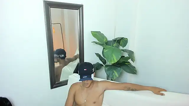 Clitrush live sex cam