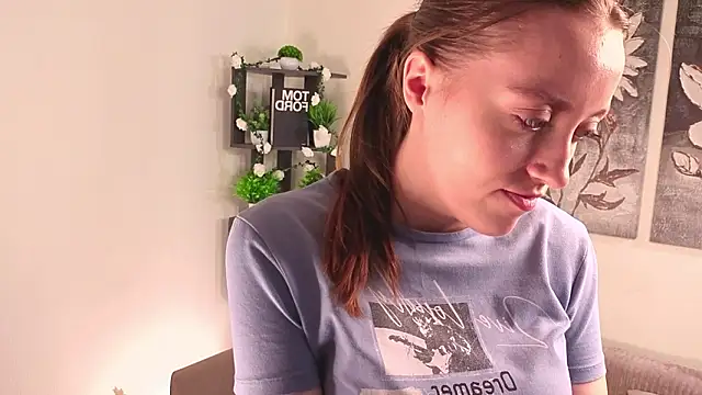 NenaWord's cam snapshot