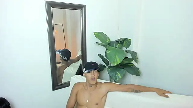 Clitrush live sex cam