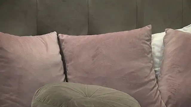 Natanniella live sex cam