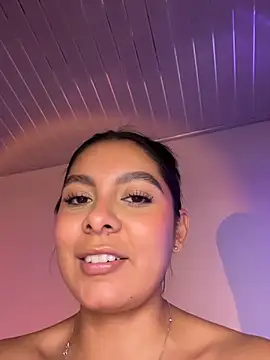 Nicollewest1 live sex cam