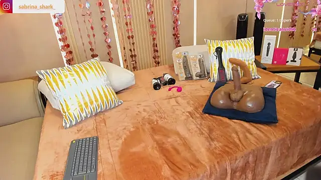 sabrina_shark_'s cam snapshot